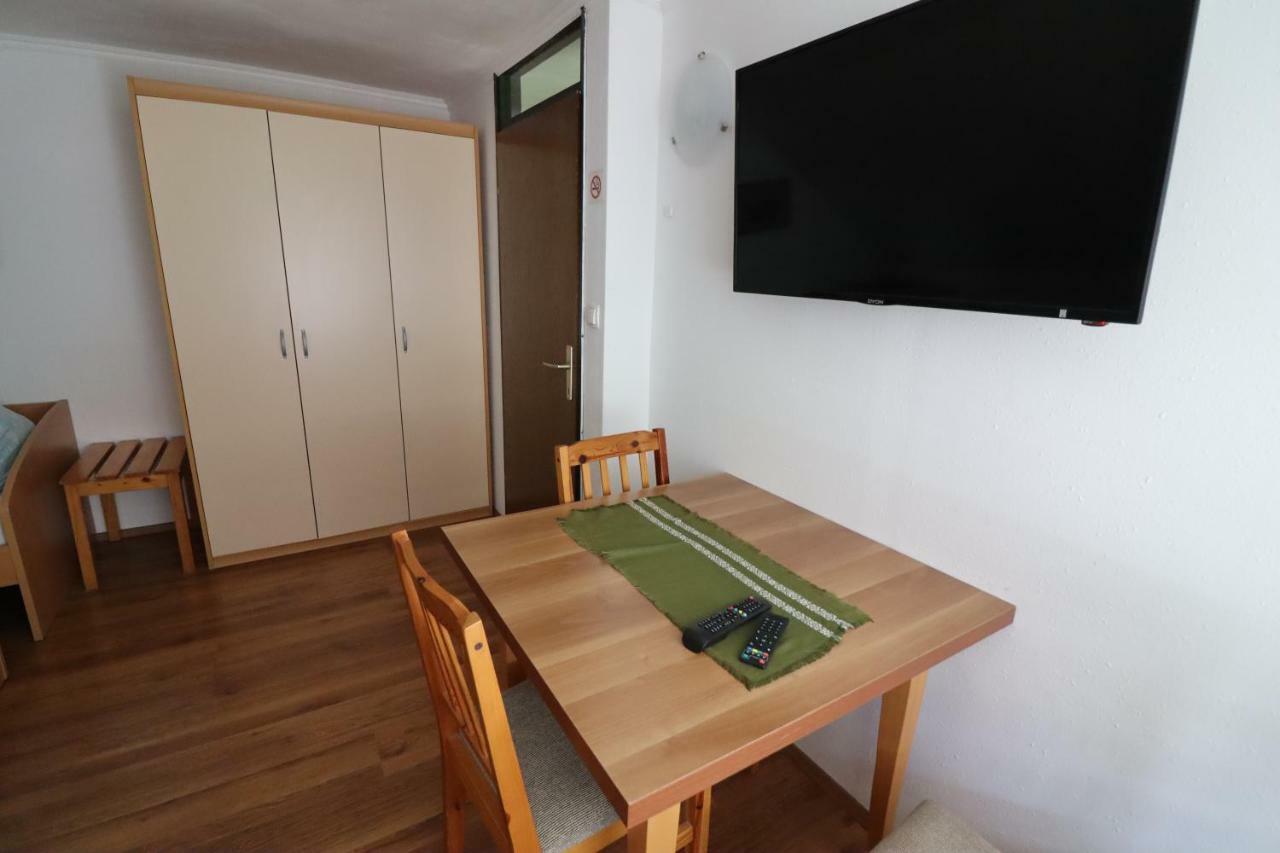 Pod Orehi Guest House Loče pri Poljčanah Exterior foto